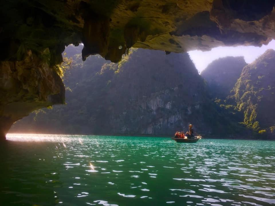 Thu Ha Hotel Dong Khe Sau ภายนอก รูปภาพ